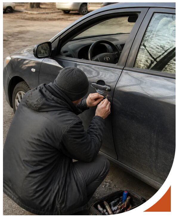 Профессиональное вскрытие автомобиля Тойота без повреждений в Октябрьском